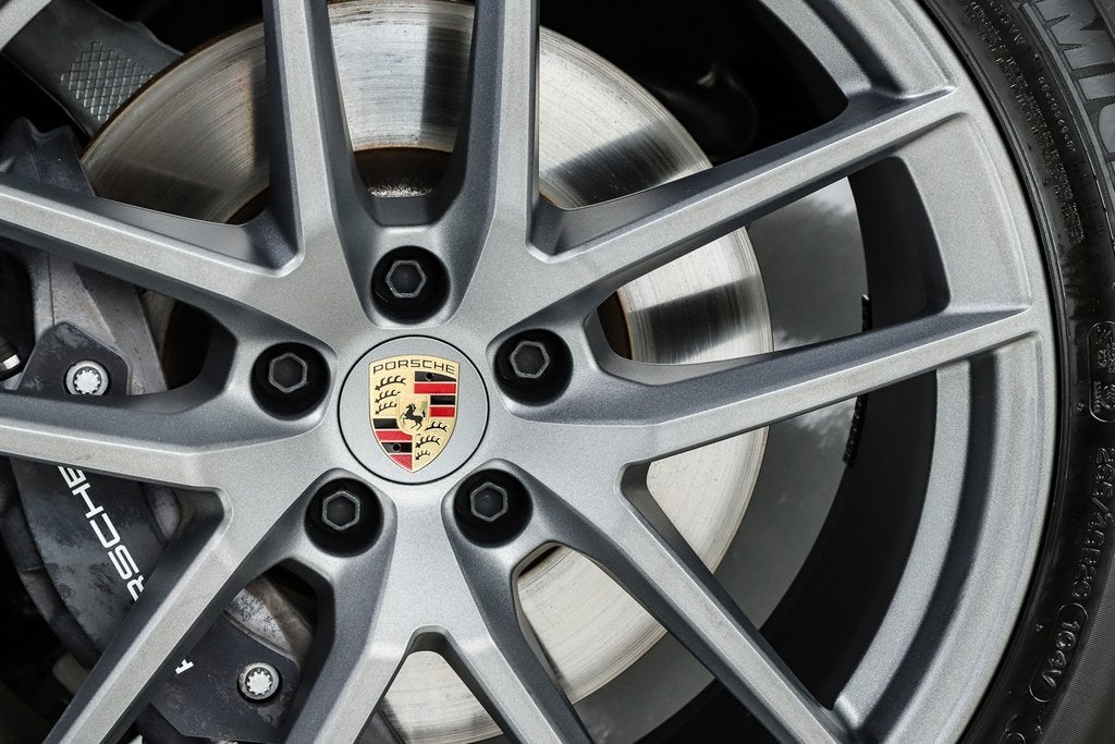 2025 Porsche Macan Base