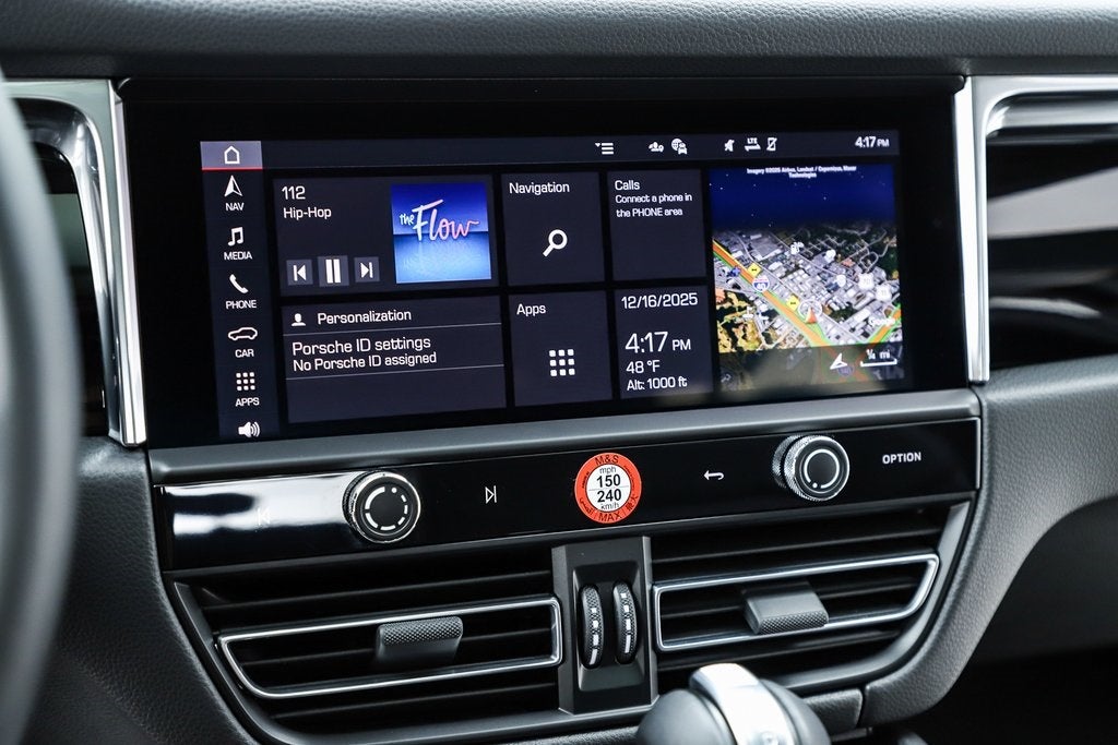 2025 Porsche Macan Base