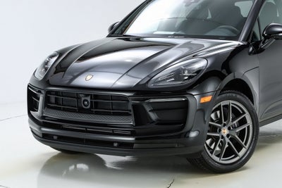 2025 Porsche Macan Base