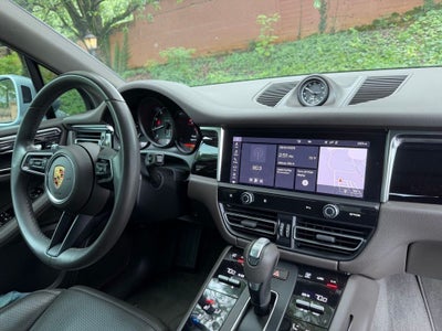 2024 Porsche Macan Base