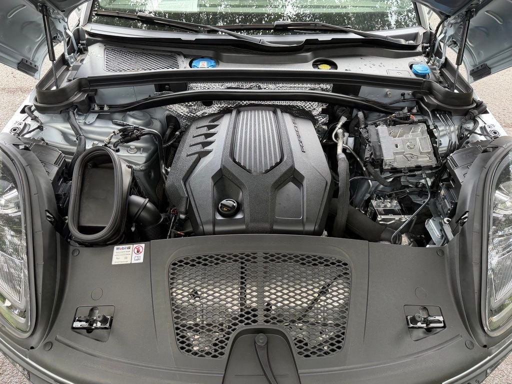 2024 Porsche Macan Base