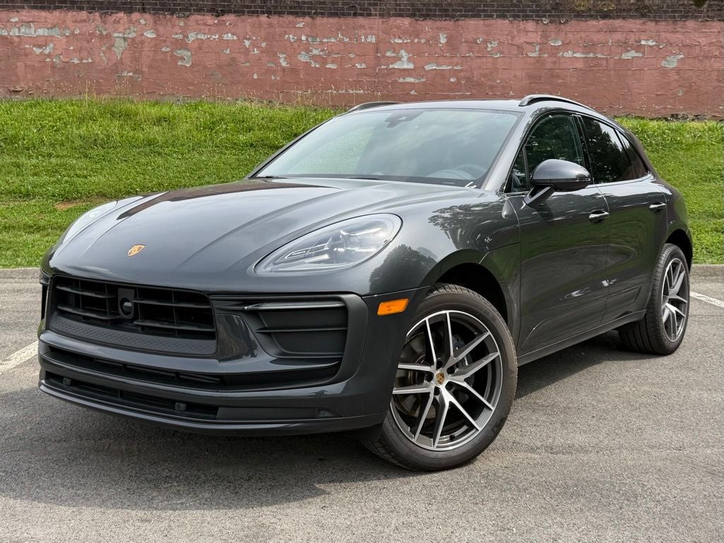 2026 Porsche Macan Base