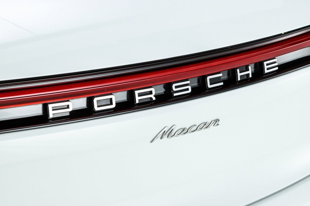 2025 Porsche Macan Base
