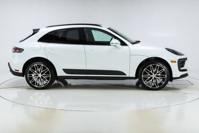 2025 Porsche Macan Base