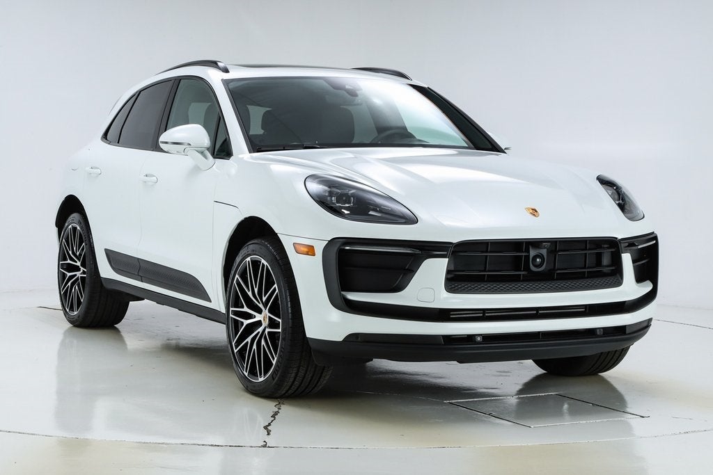 2025 Porsche Macan Base