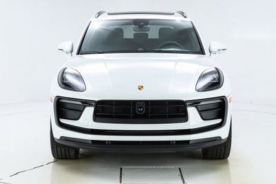 2025 Porsche Macan Base