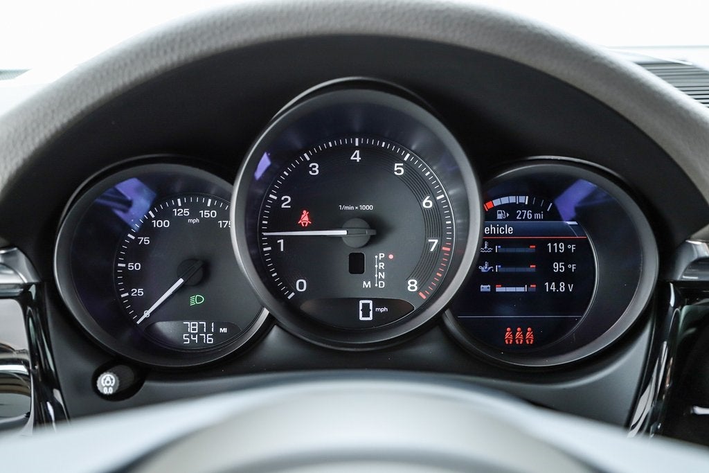 2025 Porsche Macan Base