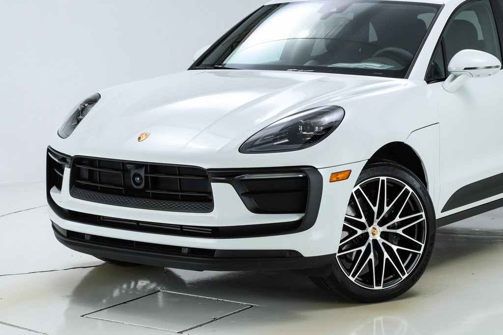 2025 Porsche Macan Base