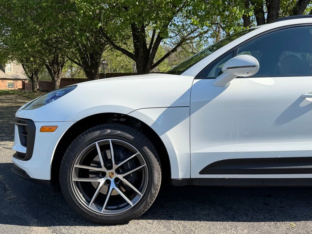 2025 Porsche Macan Base