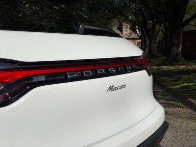 2025 Porsche Macan Base