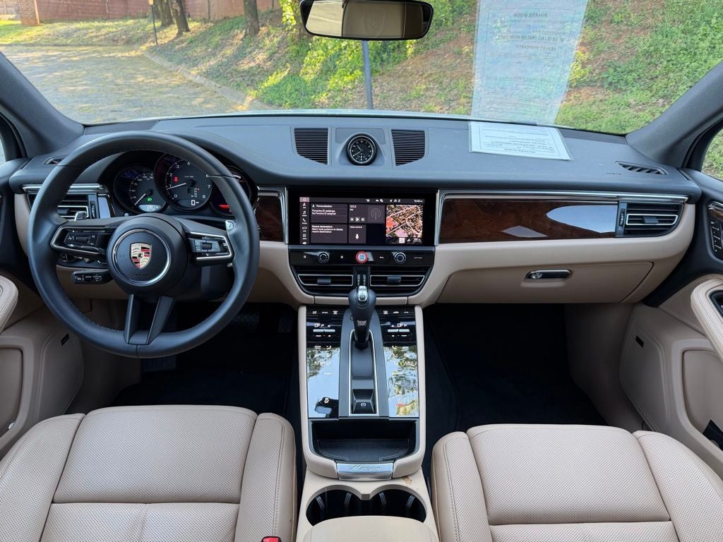 2025 Porsche Macan Base