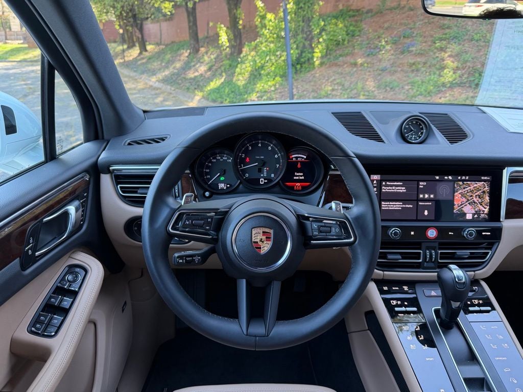 2025 Porsche Macan Base