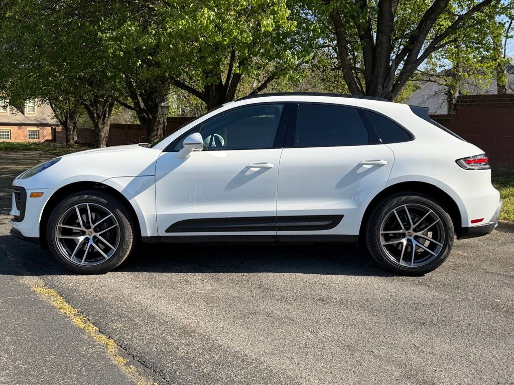 2025 Porsche Macan Base