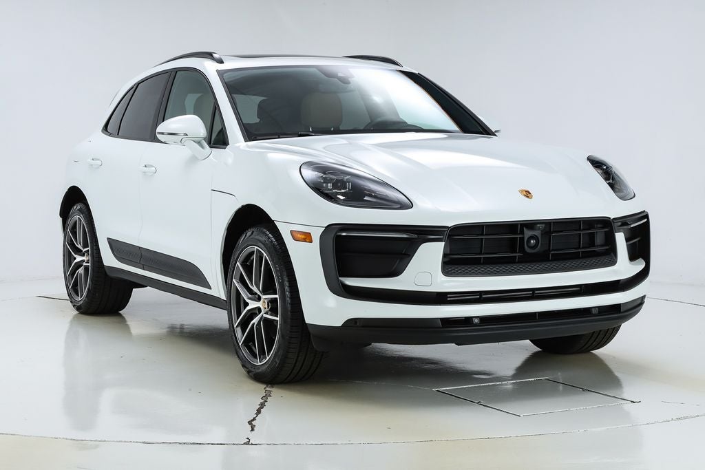 2025 Porsche Macan Base