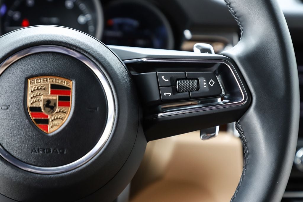 2025 Porsche Macan Base
