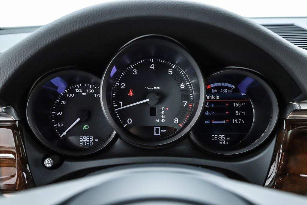 2025 Porsche Macan Base