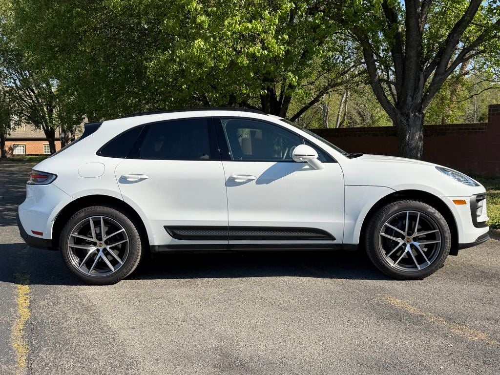 2025 Porsche Macan Base