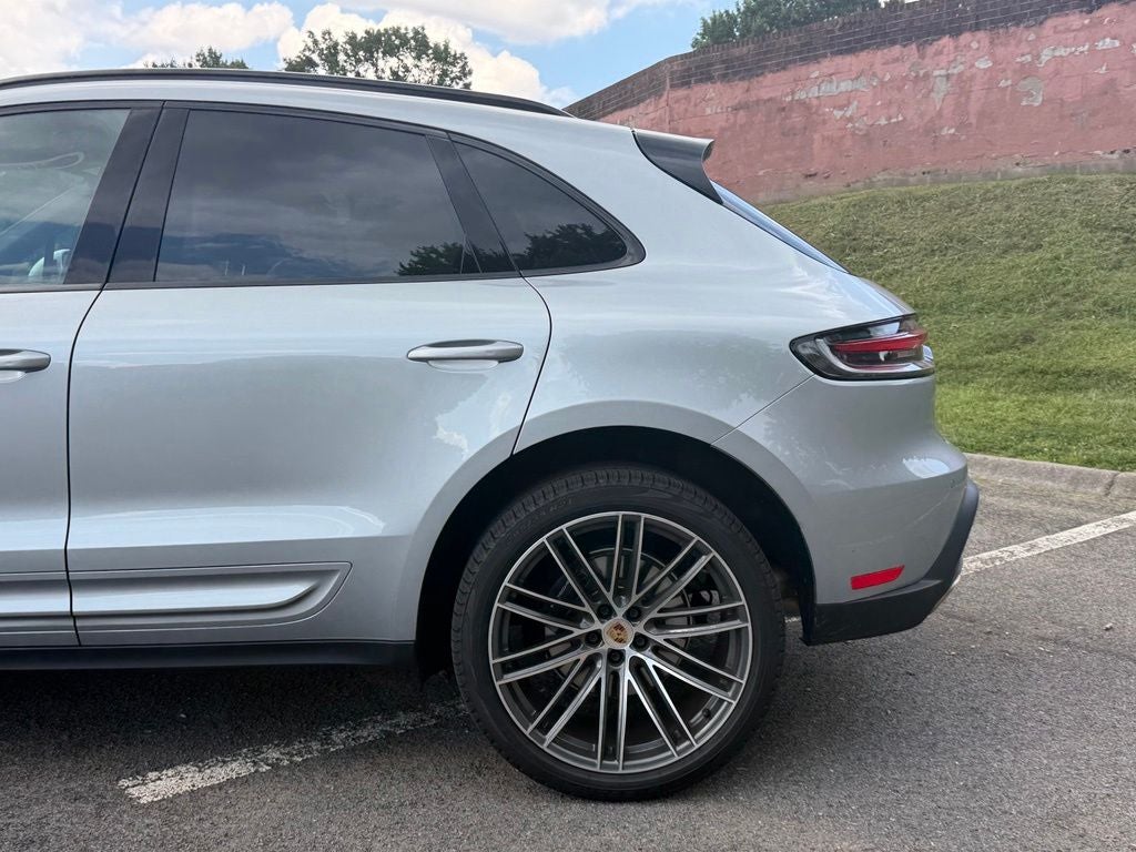 2026 Porsche Macan Base