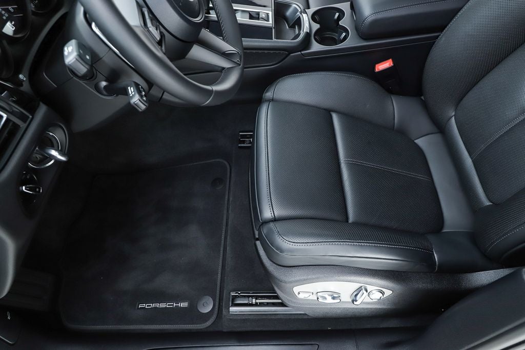 2026 Porsche Macan T