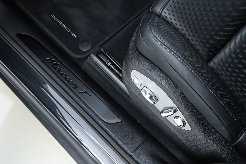2026 Porsche Macan T
