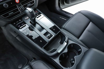 2026 Porsche Macan T