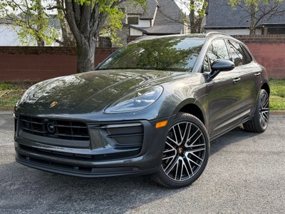 2026 Porsche Macan Base