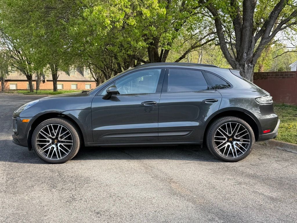 2026 Porsche Macan Base