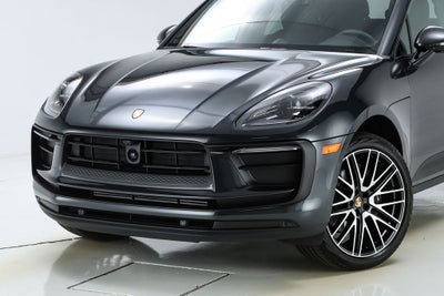 2026 Porsche Macan Base