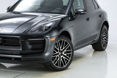 2026 Porsche Macan Base