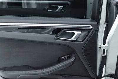 2020 Porsche Macan Base