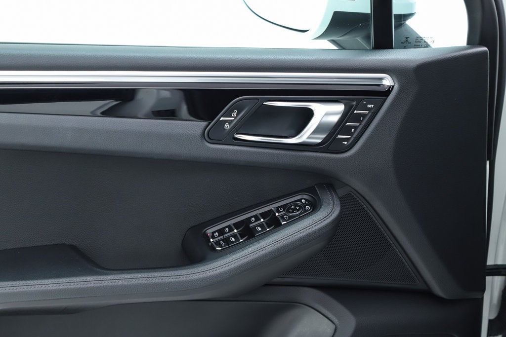 2020 Porsche Macan Base
