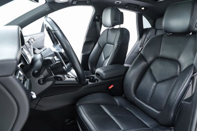 2020 Porsche Macan Base