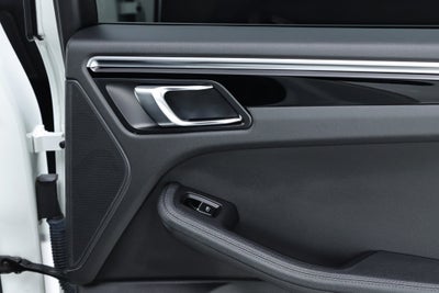 2020 Porsche Macan Base