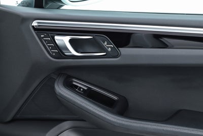 2020 Porsche Macan Base