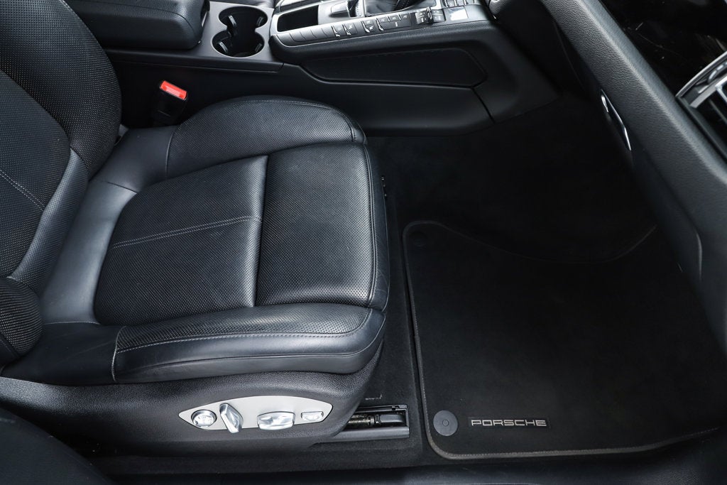 2020 Porsche Macan Base