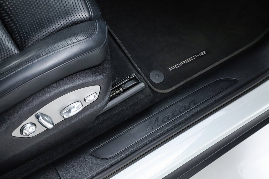 2020 Porsche Macan Base