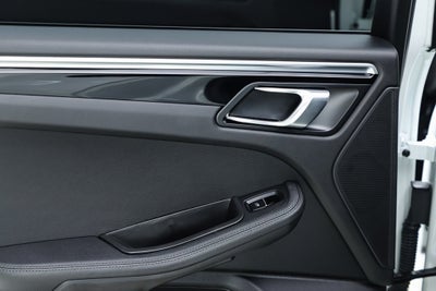 2021 Porsche Macan Base