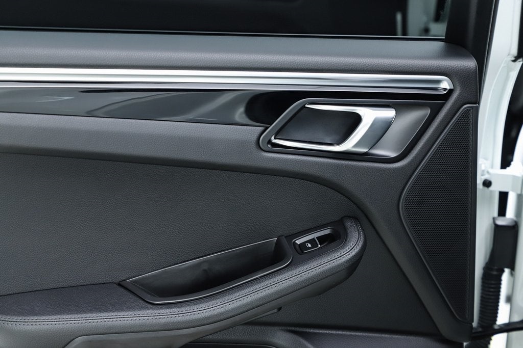 2021 Porsche Macan Base