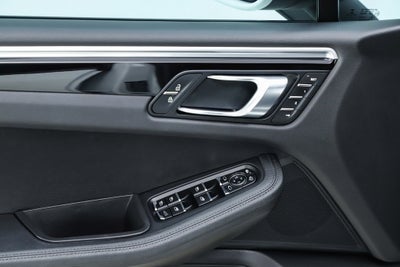 2021 Porsche Macan Base