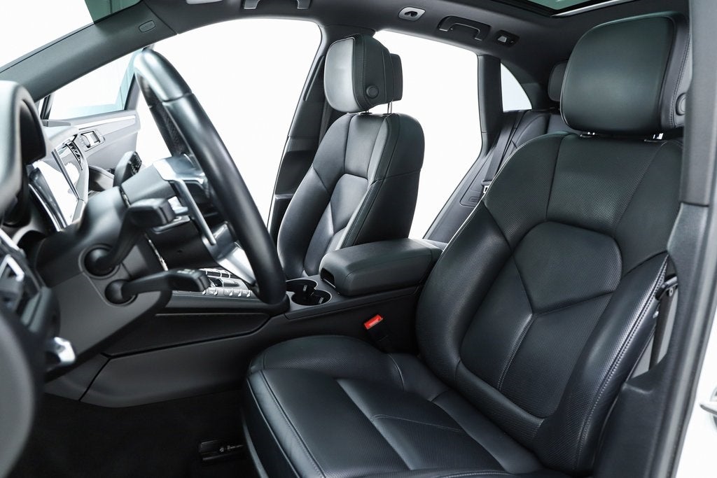 2021 Porsche Macan Base