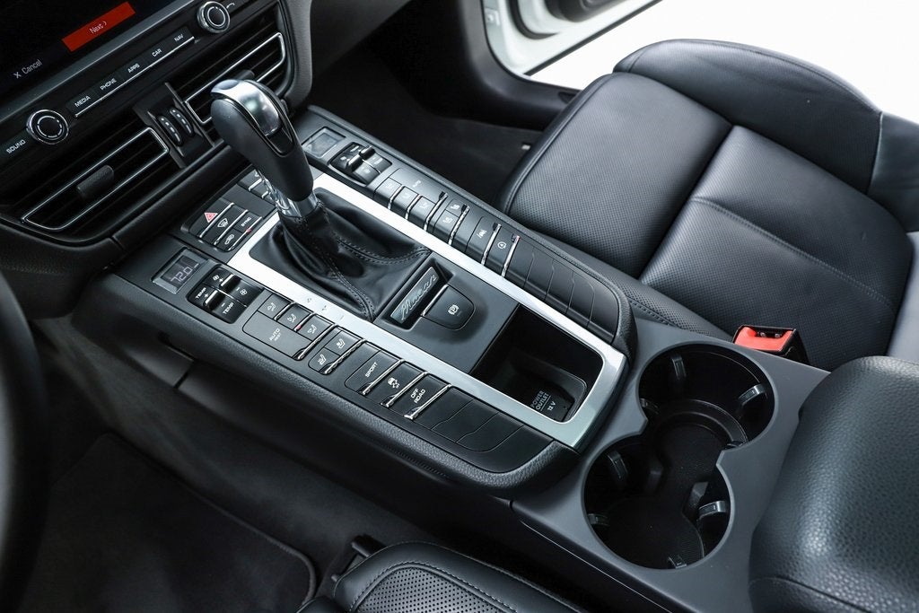 2021 Porsche Macan Base
