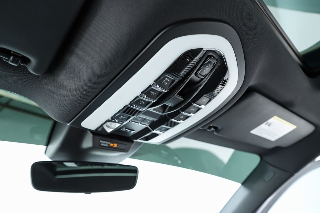 2021 Porsche Macan Base