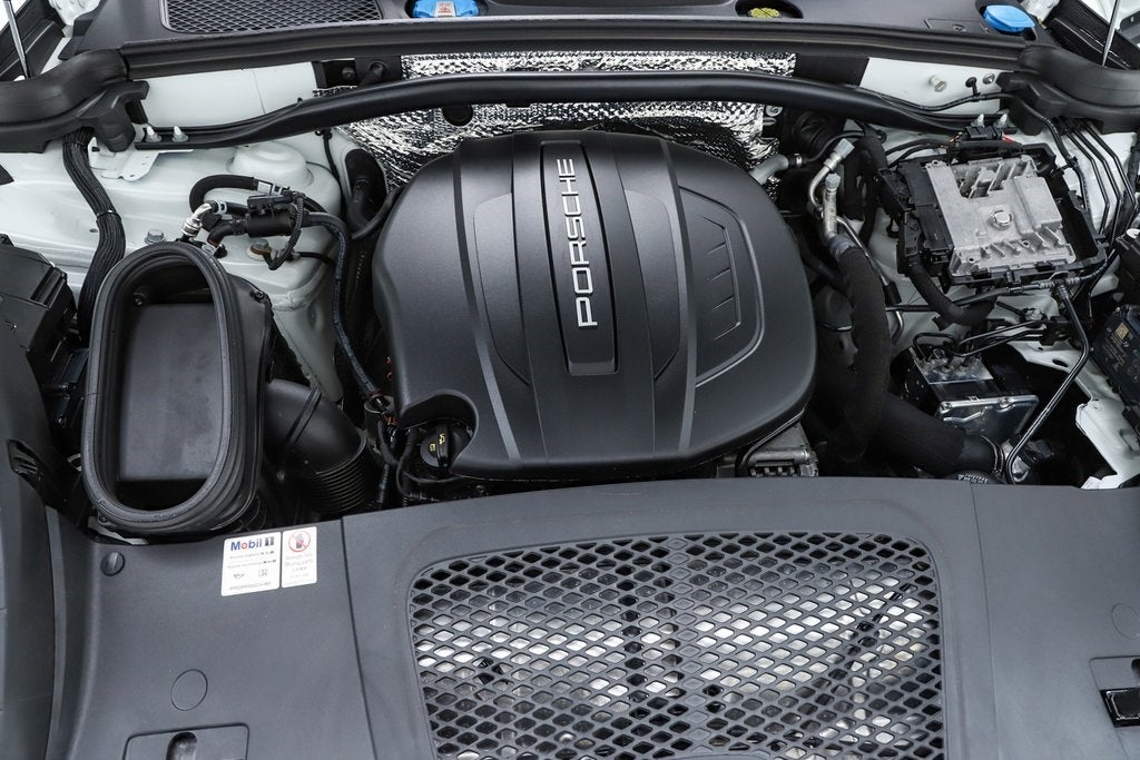 2021 Porsche Macan Base