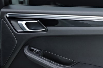 2021 Porsche Macan Base