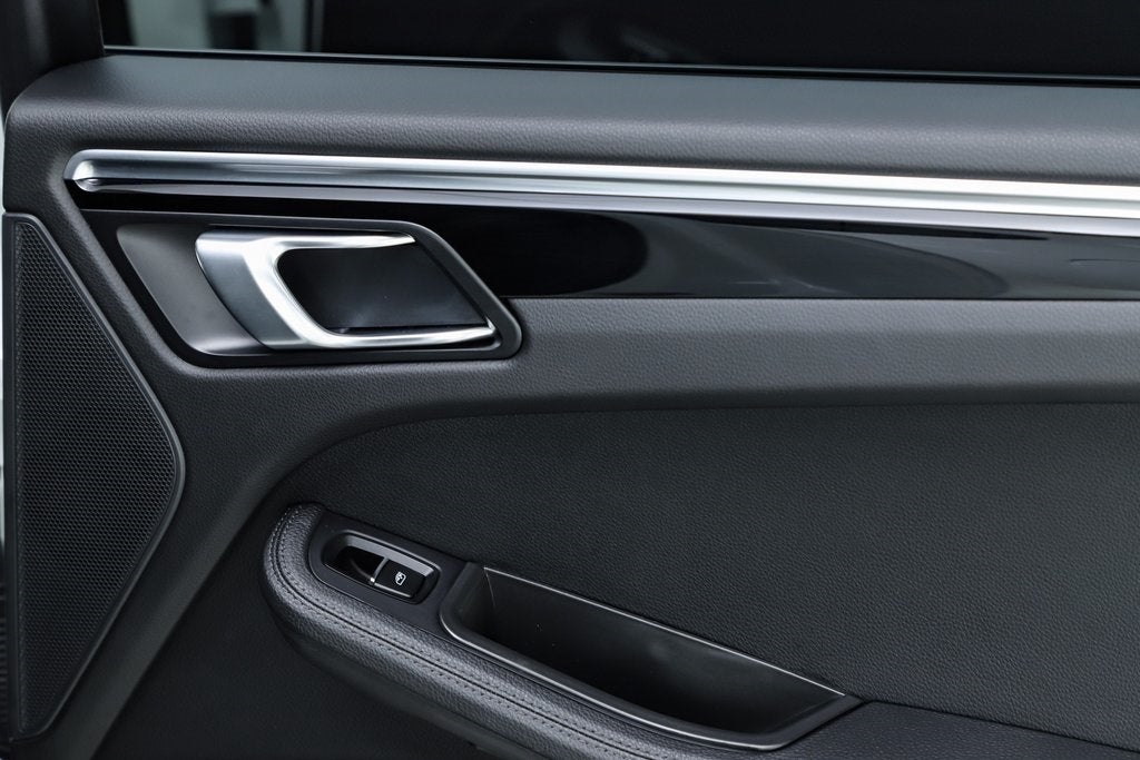 2021 Porsche Macan Base