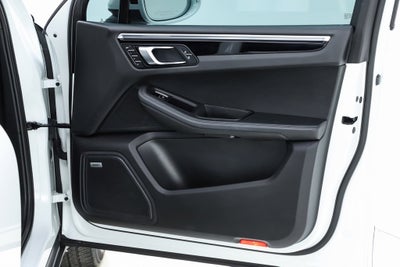 2021 Porsche Macan Base