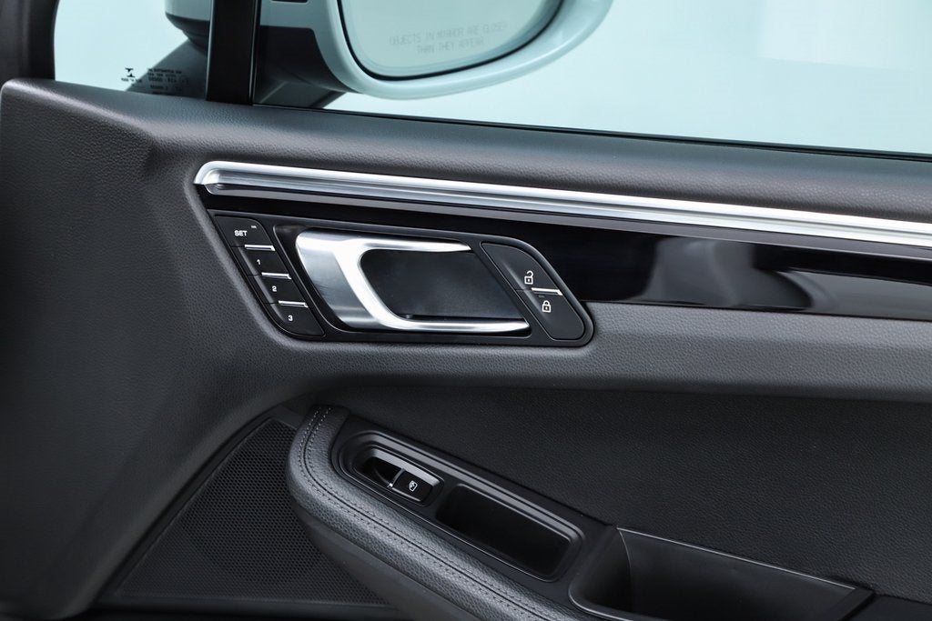 2021 Porsche Macan Base