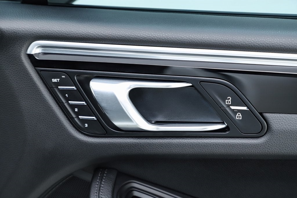 2021 Porsche Macan Base