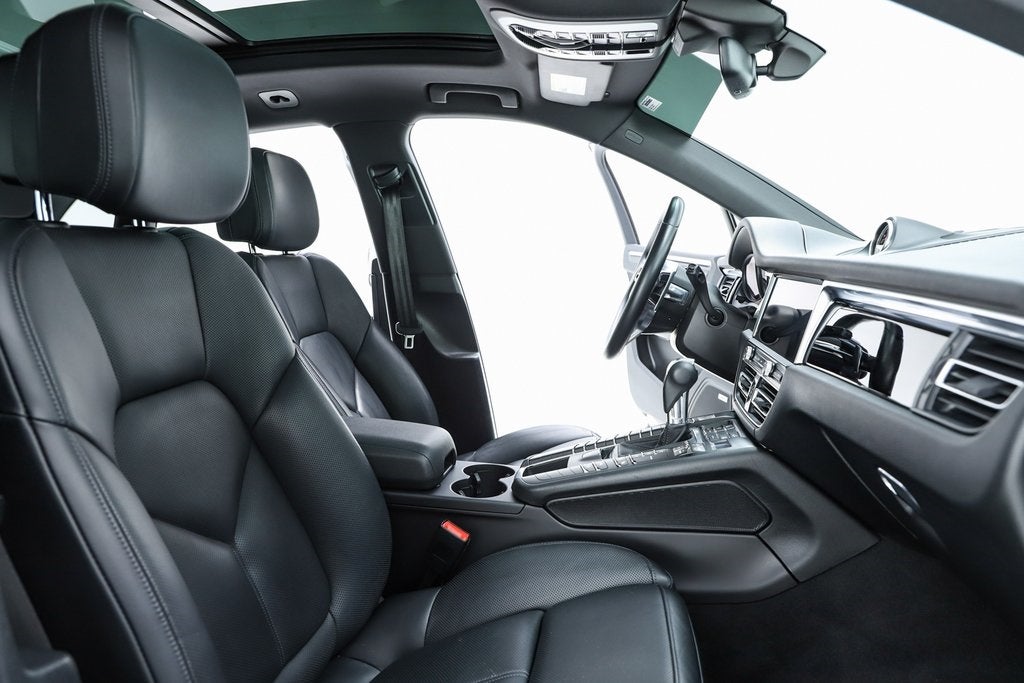 2021 Porsche Macan Base