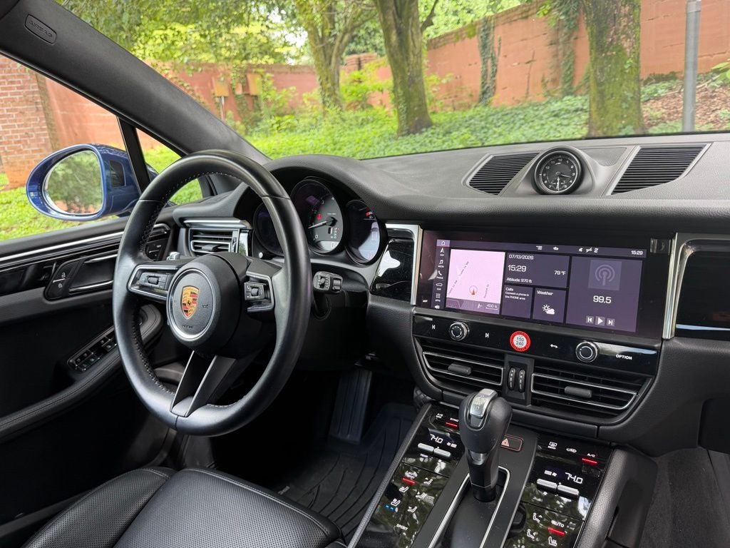 2022 Porsche Macan Base